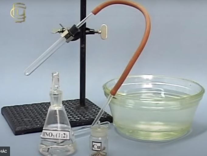 Thí nghiệm nitric acid loãng với copper