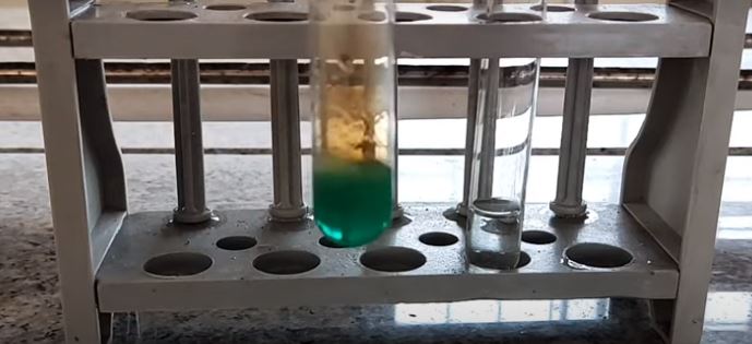Thí nghiệm copper tác dụng với dung dịch nitric acid