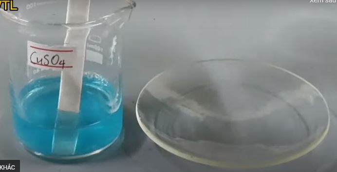 Thí nghiệm aluminum tác dụng với copper (II) sulphate