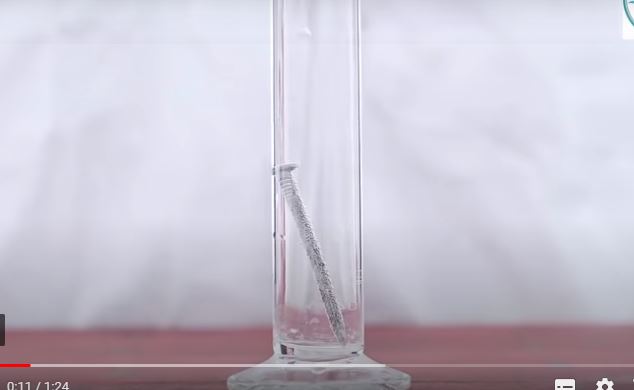 Thí nghiệm iron tác dụng với dung dịch sulfuric acid loãng