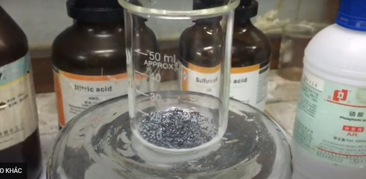 Thí nghiệm aluminum tác dụng với iodine