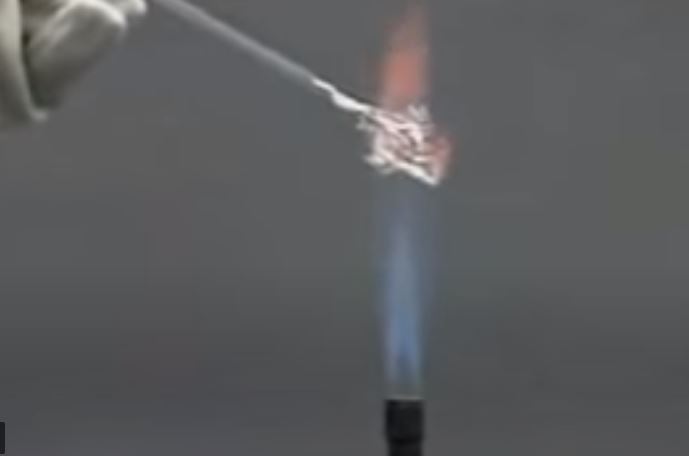 Thí nghiệm aluminum tác dụng với chlorine